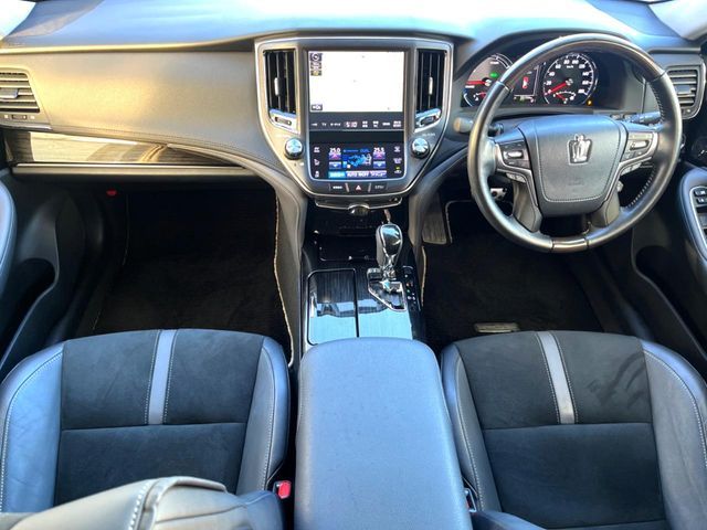 TOYOTA CROWN SEDAN HYBRID 2018 Image 31