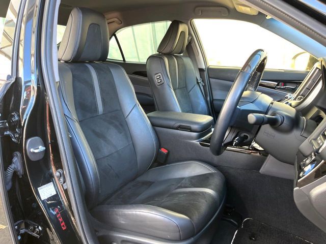 TOYOTA CROWN SEDAN HYBRID 2018 Image 31