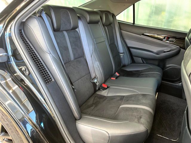 TOYOTA CROWN SEDAN HYBRID 2018 Image 31