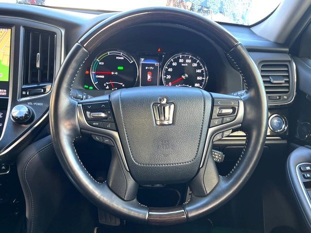 TOYOTA CROWN SEDAN HYBRID 2018 Image 31