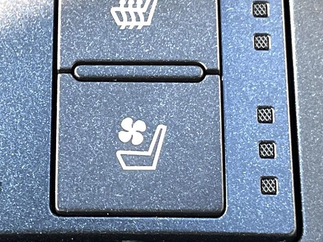 TOYOTA LEXUS IS300 2018 Image 31