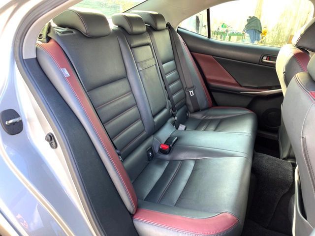 TOYOTA LEXUS IS300 2018 Image 31