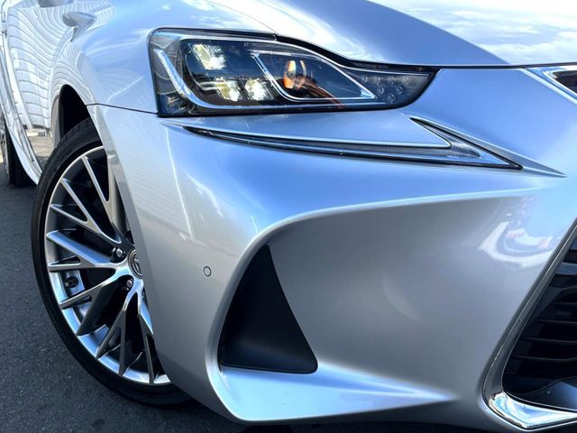 TOYOTA LEXUS IS300 2018 Image 31