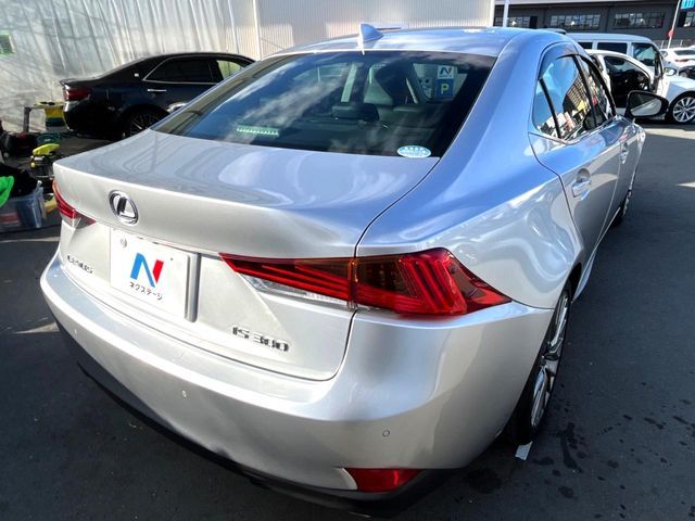 TOYOTA LEXUS IS300 2018 Image 31