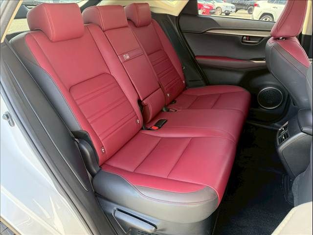 TOYOTA LEXUS NX300H 2019 Image 31