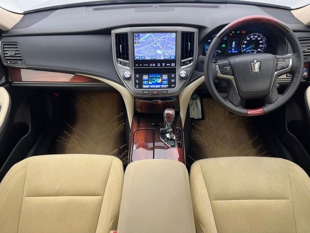 TOYOTA CROWN SEDAN HYBRID 2013 Image 31