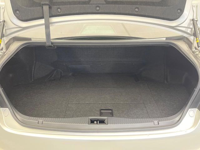 TOYOTA CROWN SEDAN HYBRID 2013 Image 31