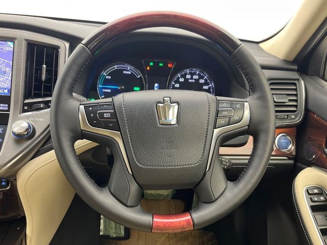 TOYOTA CROWN SEDAN HYBRID 2013 Image 31