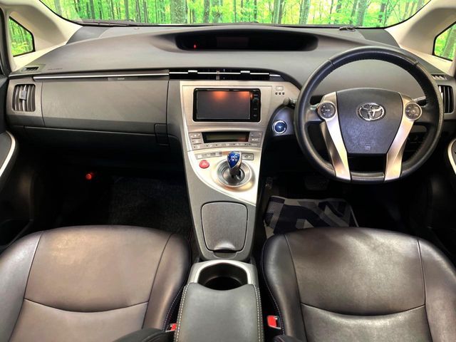 TOYOTA PRIUS 2015 Image 31