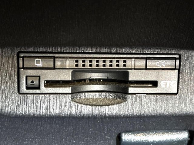 TOYOTA PRIUS 2015 Image 31