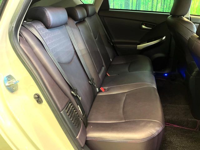 TOYOTA PRIUS 2015 Image 31