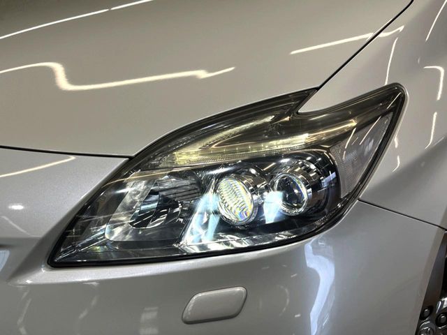 TOYOTA PRIUS 2015 Image 31