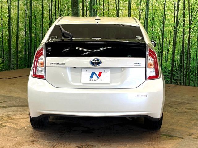 TOYOTA PRIUS 2015 Image 31