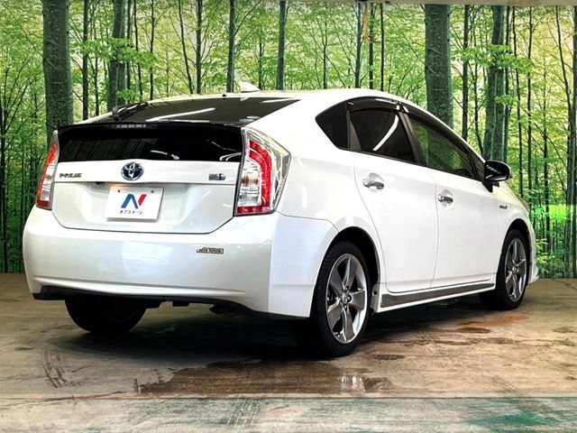 TOYOTA PRIUS 2015 Image 31