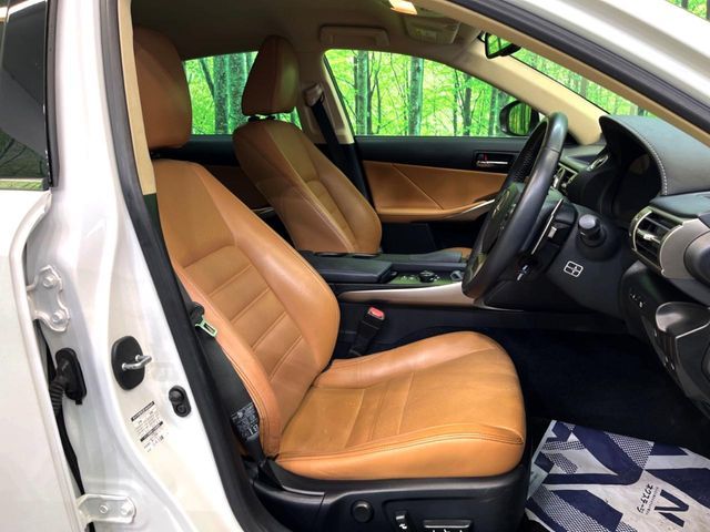 TOYOTA LEXUS IS300H 2013 Image 31