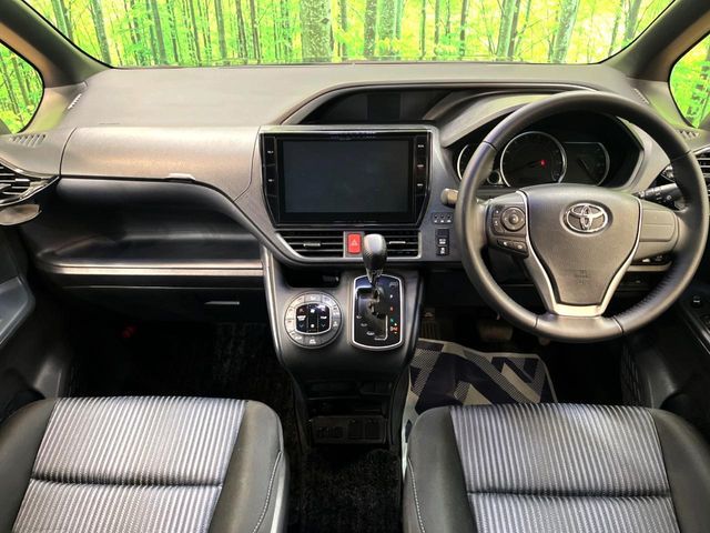 TOYOTA VOXY 2016 Image 31