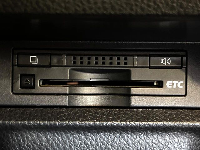 TOYOTA VOXY 2016 Image 31