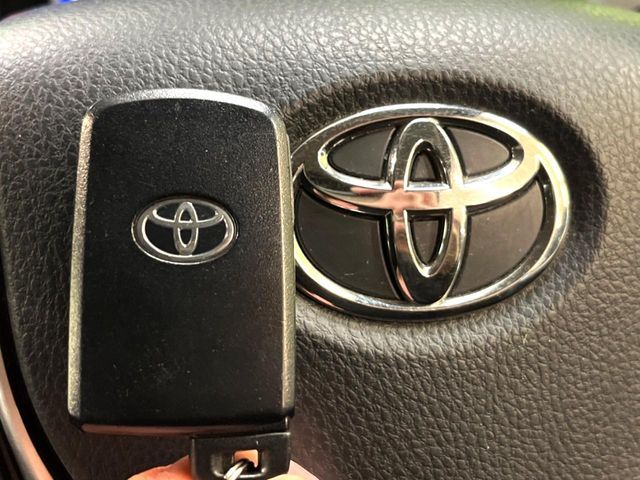 TOYOTA VOXY 2016 Image 31