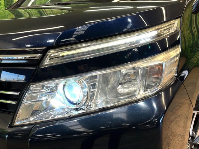 TOYOTA VOXY 2016 Image 31