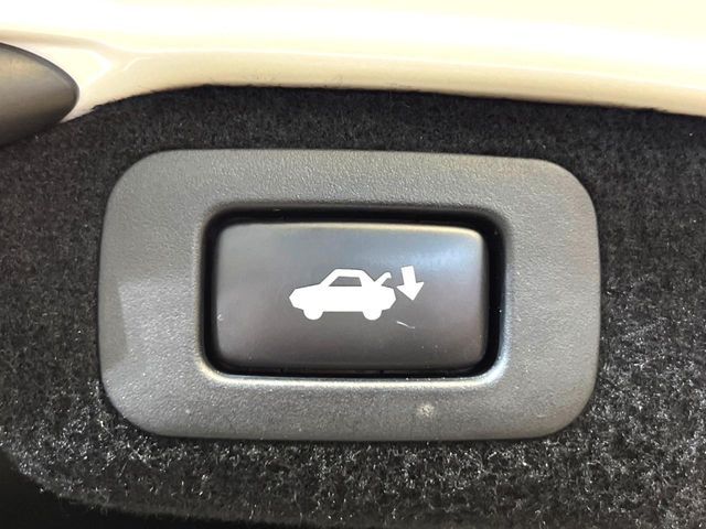 TOYOTA LEXUS LS460 2013 Image 31