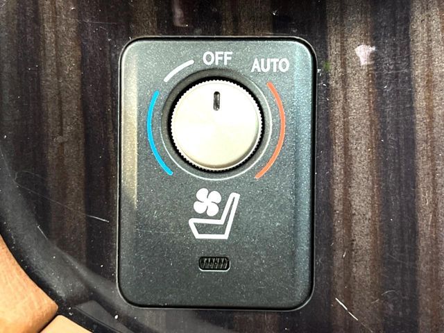 TOYOTA LEXUS LS460 2013 Image 31