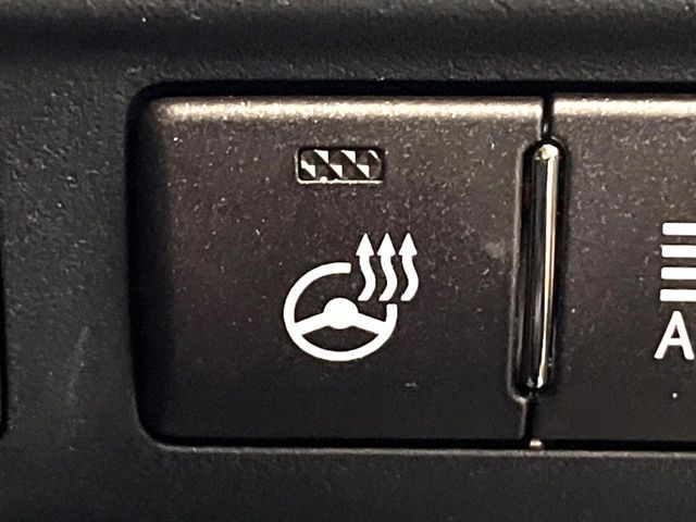 TOYOTA LEXUS LS460 2013 Image 31