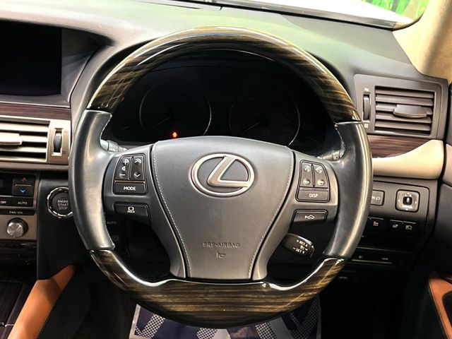 TOYOTA LEXUS LS460 2013 Image 31