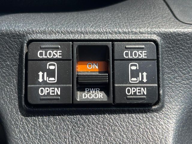 TOYOTA SIENTA HYBRID 2015 Image 31