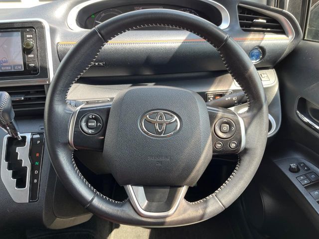 TOYOTA SIENTA HYBRID 2015 Image 31