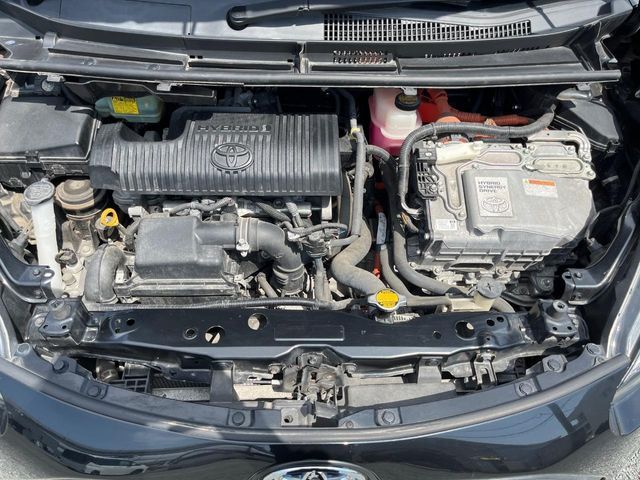 TOYOTA SIENTA HYBRID 2015 Image 31