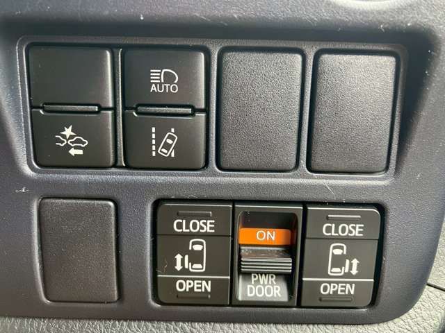 TOYOTA VOXY 2016 Image 31