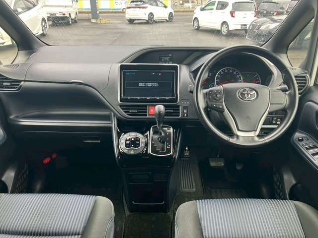 TOYOTA VOXY 2016 Image 31