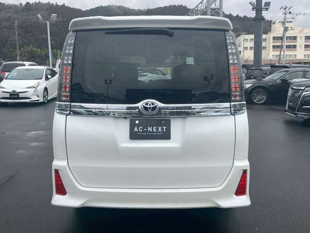 TOYOTA VOXY 2016 Image 31