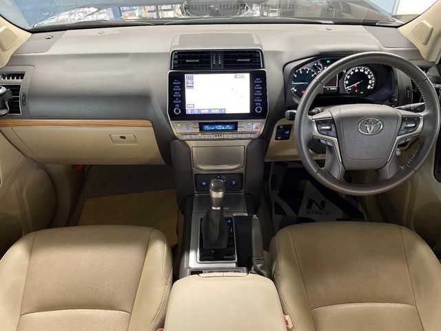 TOYOTA LANDCRUISER PRADO 2023 Image 31