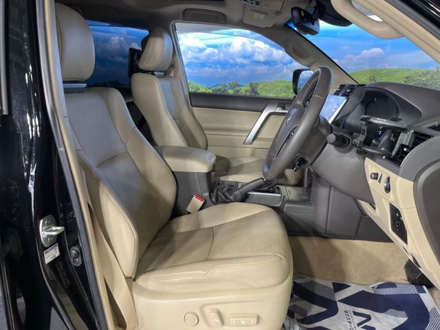 TOYOTA LANDCRUISER PRADO 2023 Image 31