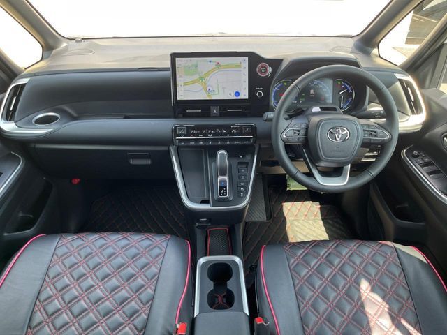 TOYOTA VOXY HYBRID 2023 Image 31