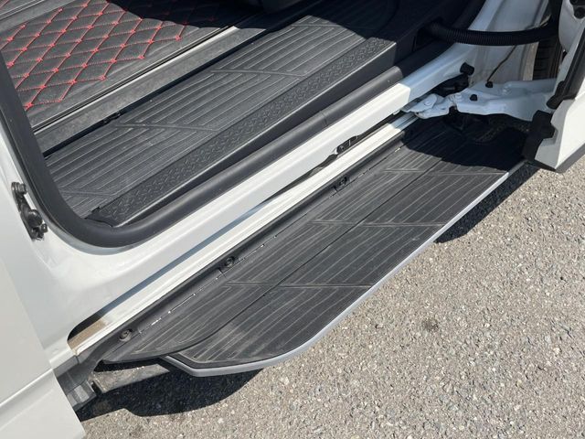 TOYOTA VOXY HYBRID 2023 Image 31