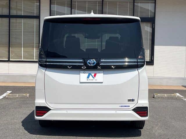 TOYOTA VOXY HYBRID 2023 Image 31