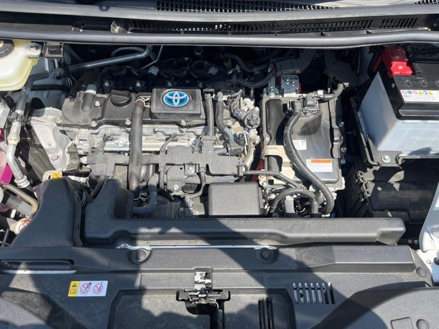 TOYOTA VOXY HYBRID 2023 Image 31