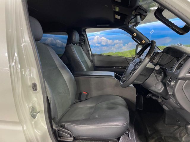 TOYOTA HIACE VAN 2WD 2022 Image 31