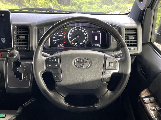 TOYOTA HIACE VAN 2WD 2022 Image 31