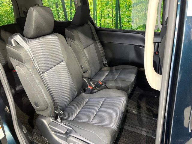 TOYOTA VOXY 4WD 2014 Image 31