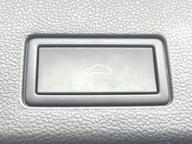 VOLKSWAGEN GOLF VARI 2022 Image 31