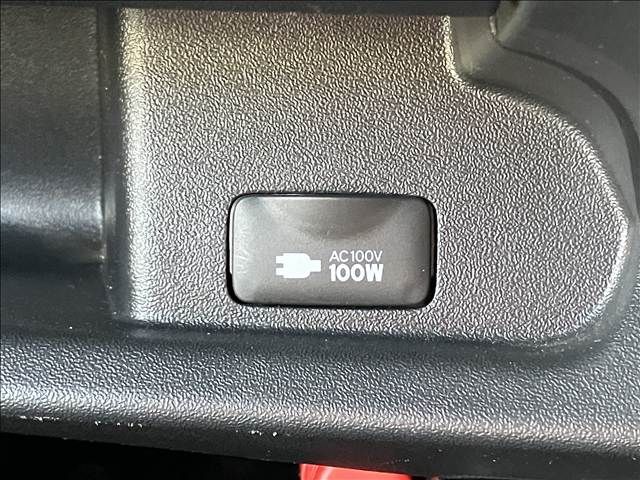 TOYOTA HIACE VAN 2WD 2024 Image 31