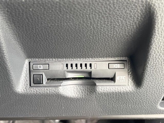 TOYOTA YARIS HYBRID 2023 Image 31