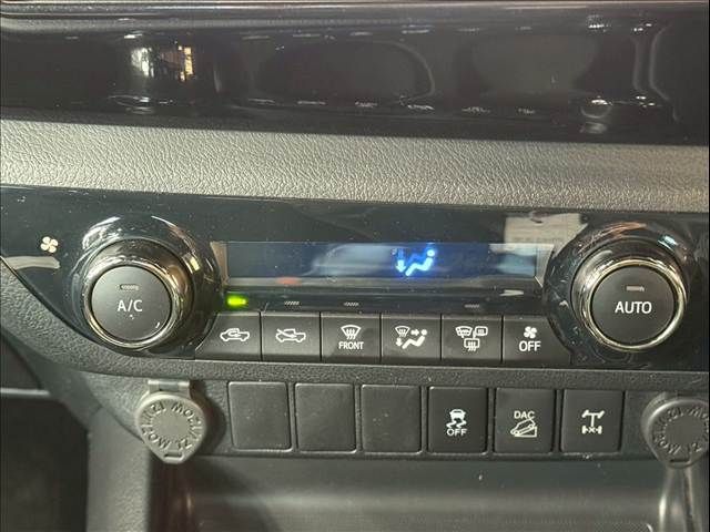 TOYOTA HILUX 4WD 2020 Image 31