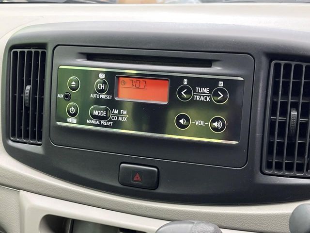 DAIHATSU MIRA E:S 2017 Image 31