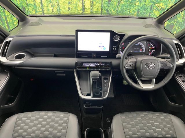 TOYOTA VOXY 2022 Image 31