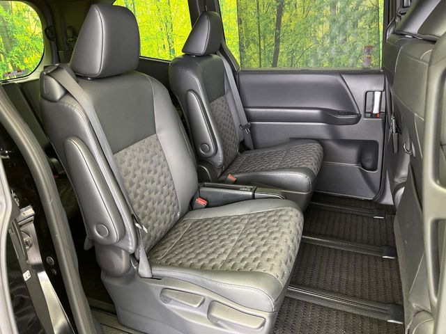 TOYOTA VOXY 2022 Image 31