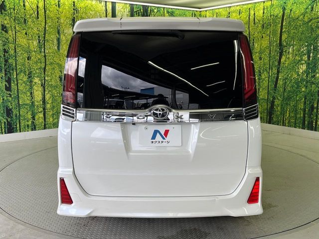TOYOTA VOXY 2018 Image 31